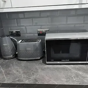 Spacious Bradford Central Apartment